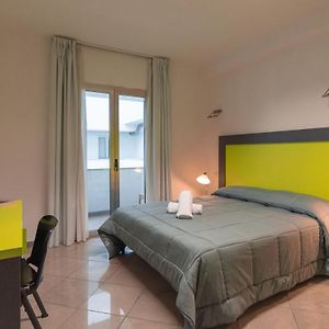 Delta Rooms